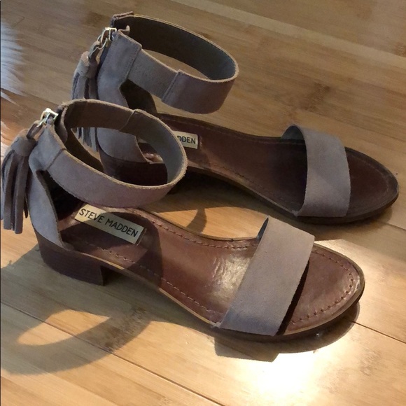 Steve Madden sandals - Picture 1 of 3